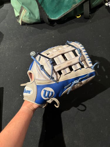 Used Right Hand Throw 13.5" A2000 Baseball Glove