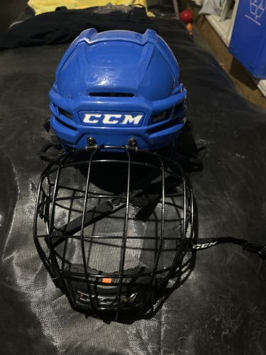 brand new ccm 910 hockey helmet (2028) with ccm FM 780 cage