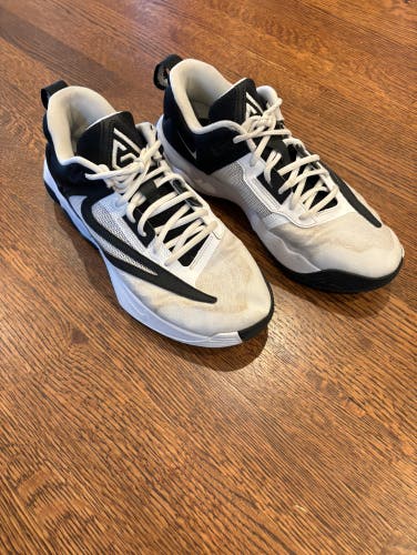 Basketball shoes. Nike