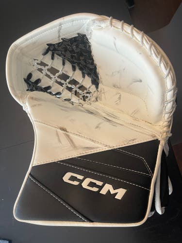 Ccm axis 2 pro goalie glove