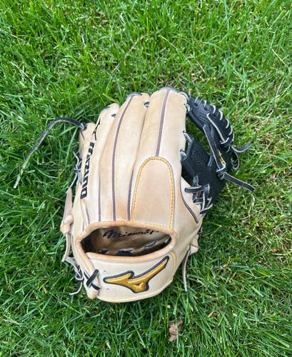 Used RHT Mizuno Pro Infield Baseball Glove 11.5" 400RDD3