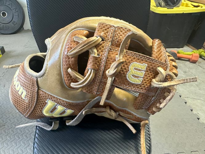 Used 2023 Infield 11.5" A2000 Baseball Glove