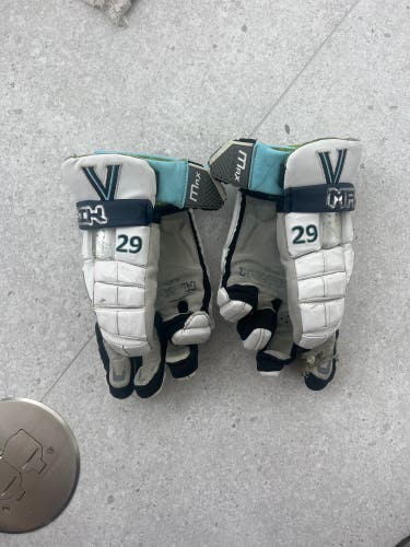 Villanova custom game worn gloves