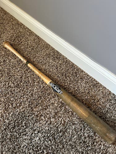 Old Hickory 34in Maple Wood Bat