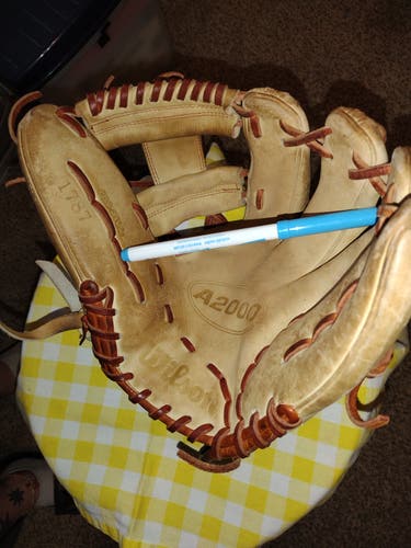 Right Hand Throw A2000 1787 Baseball Glove