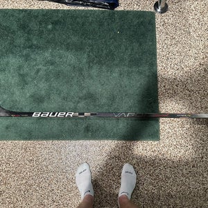 Used Intermediate Bauer Right Handed P92  Vapor Hyperlite Hockey Stick