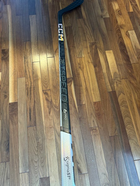 New Senior CCM Right Handed P90TM Pro Stock Jetspeed FT6 Pro Hockey Stick