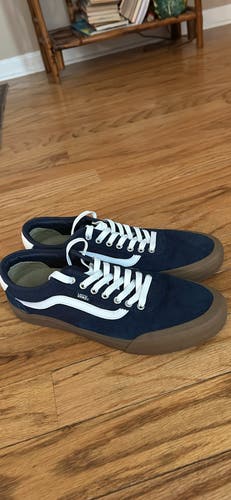 Vans Navy Gum Bottom Skate Shoes - Size 12