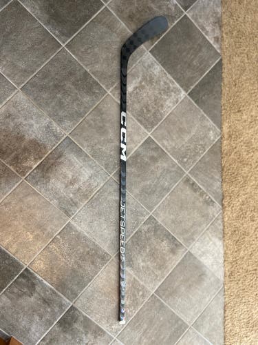 Used Intermediate CCM Right Handed P29  JetSpeed FT5 Pro Hockey Stick