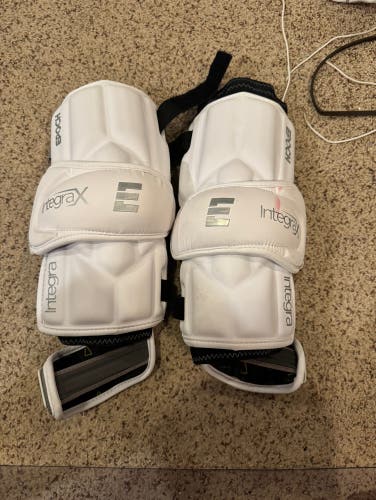 Basically New Large Epoch Integra X Arm Guards