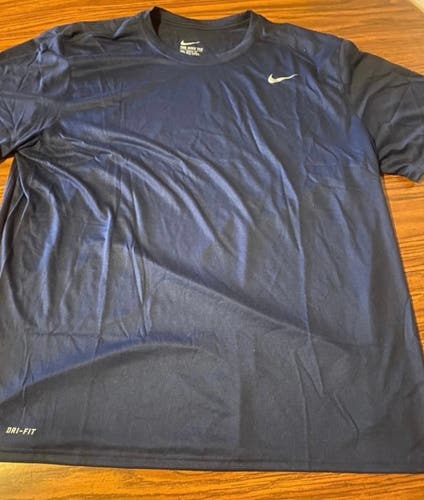 Nike Dri Fit The Nike Tee Men’s Medium Navy Short Sleeve Shirt New