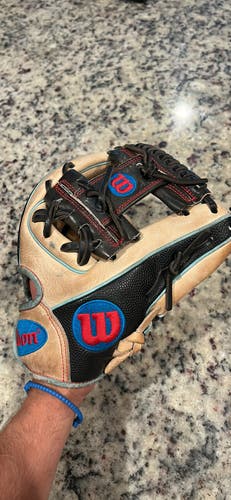 Used 2018 Wilson Right Hand Throw Infield A200 Dp15 Baseball Glove 11.5"