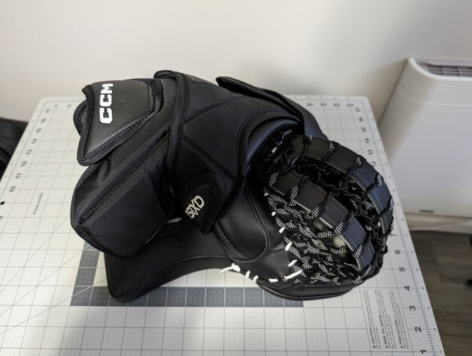 Like new CCM Axis 2 Regular 591 Break