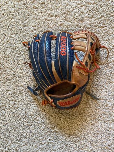 Used  Infield 11.5" A2000 Baseball Glove
