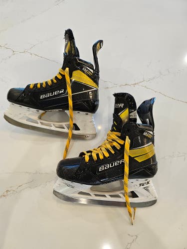 Used Senior Bauer Supreme UltraSonic Hockey Skates Regular Width 7