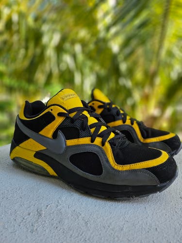 LIVESTRONG × Nike Air Max - Size 11.5