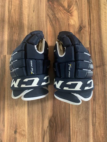 CCM Tacks 4 Roll Gloves