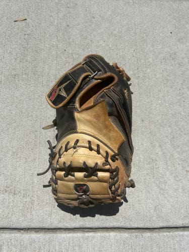 Used 2021 Catcher's 33.5" CM3000SBT Baseball Glove
