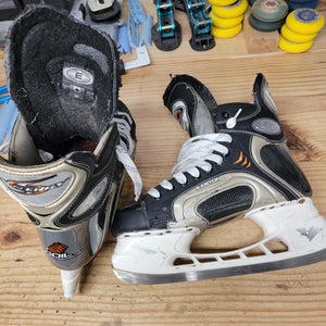 Used Senior Easton Synergy Hockey Skates Regular Width Pro Stock 11