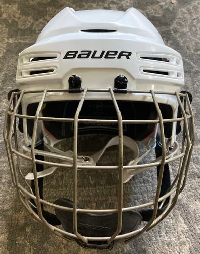 Bauer Re-AKT 75 S/P Helmet W/ Full FM21 Youth Cage Excellent Condition Adjustable Size