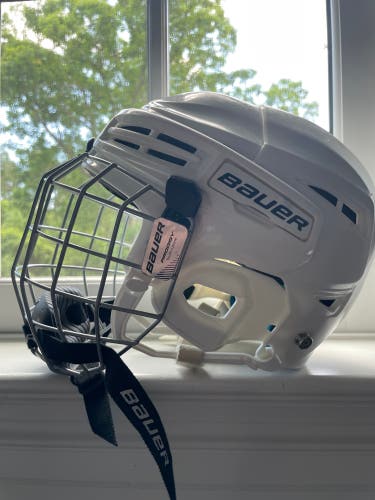 bauer prodigy hockey helmet