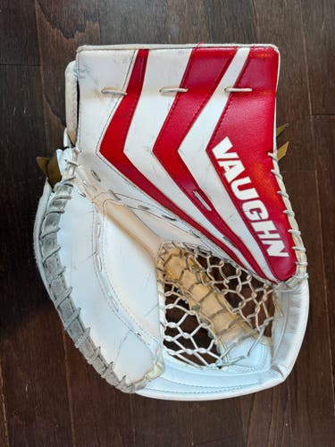 Used Vaughn Ventus SLR2 Junior Regular Glove (Red/White)