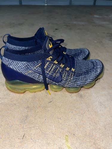 Blue Used Adult Nike Vapormax Shoes