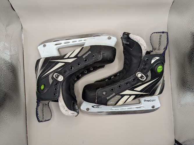 Used Junior Reebok 6K Hockey Skates Regular Width Size 3.5