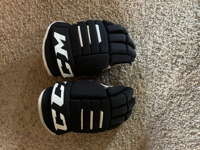 Ccm hockey gloves
