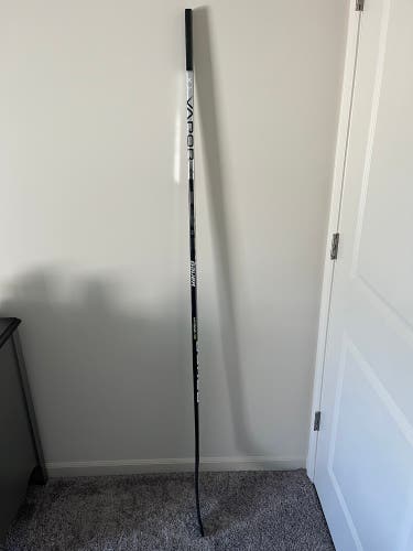 New Senior Bauer Right Handed PM9 Vapor Hyperlite Hockey Stick