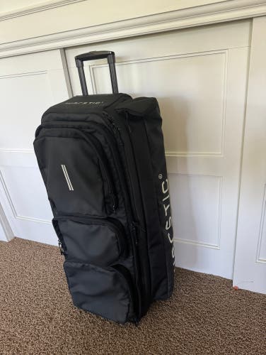 Warstic Warrior Roller Bag