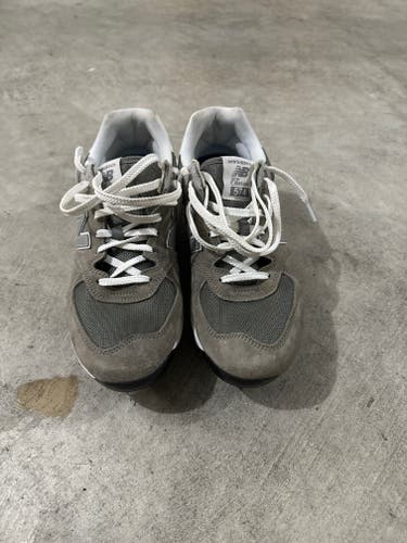 Gray Used Size Men's 10.5 (W 11.5) Adult Men's New Balance Low Top Metal