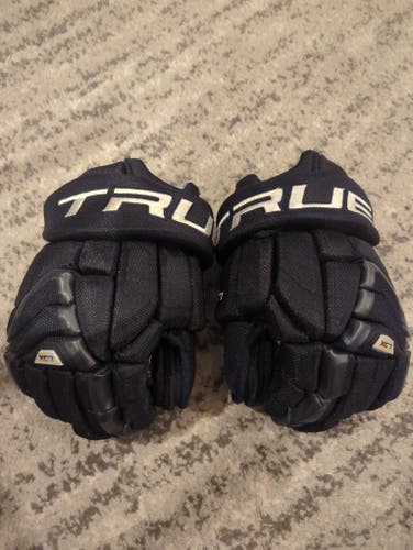 Barely Used True XC7 Gloves 11"