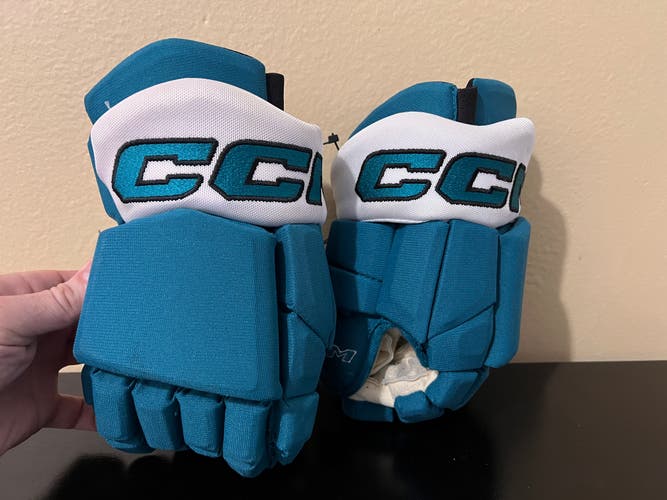 San Jose Sharks / Barracuda - Game Used - CCM HGTKPP Gloves 13" Pro Stock - TEAL
