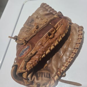 Used Right Hand Throw AMGc175K Nokona Baseball Glove 12"