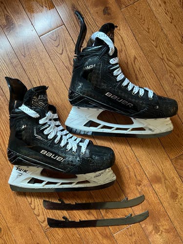Bauer Mach Skates size 7.5, Fit 2. Includes 2 sets of Pulse TI blades
