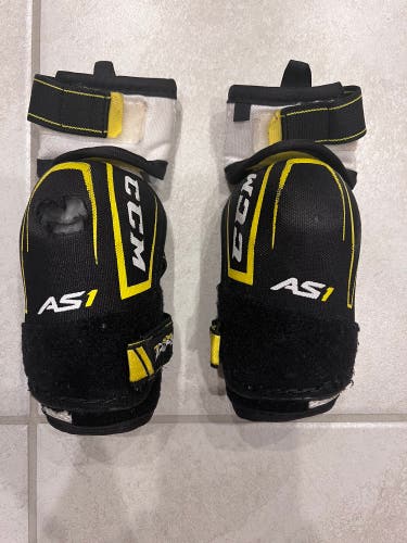 Used Youth CCM Super Tacks AS1 Elbow Pads
