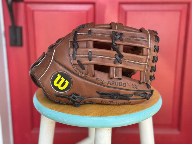 Wilson “The A2000” XXL Baseball Glove 12.5” RHT Outfield Made in Japan