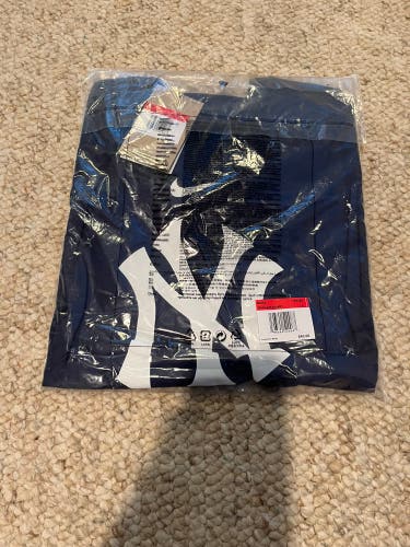 New York Yankees Nike Shirt