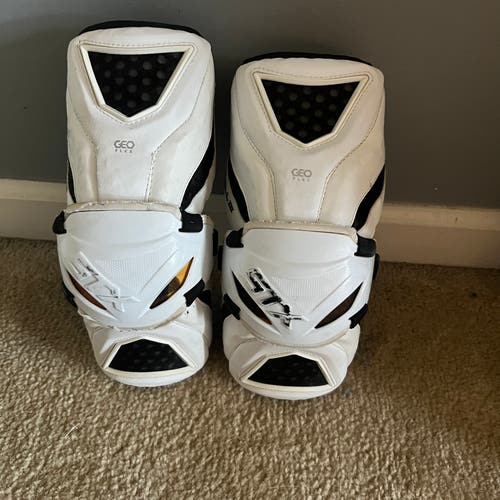 Used Medium/Large Youth STX Cell III Arm Pads