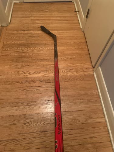 Used Senior Bauer Left Hand P28 Pro Stock Vapor Hyperlite Hockey Stick