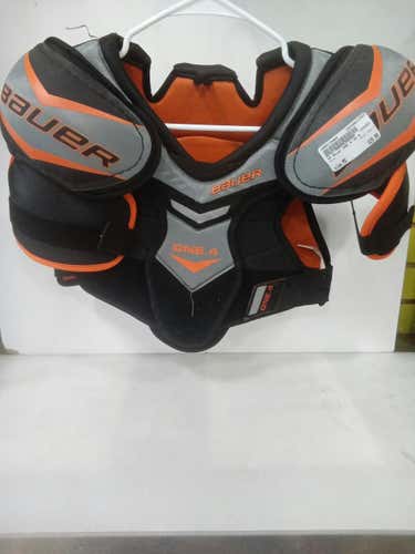 Used Bauer One.4 Md Hockey Shoulder Pads