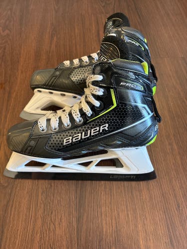 Bauer Pro Hockey Goalie Skates (Size 5 Fit 1)