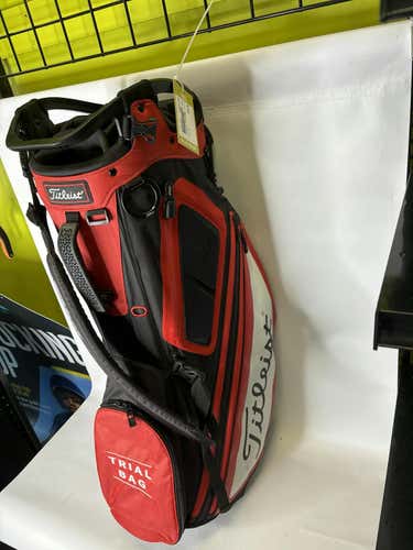 Used Titleist Trial Bag Golf Stand Bags