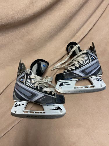 Used Junior CCM U+ 08 Hockey Skates Size 3