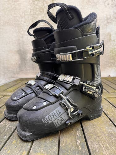 24.5 Nordica Ace Of Spades 3-Buckle Ski Boots