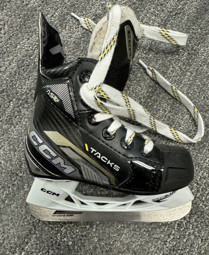 Used CCM Tacks AS-V Hockey Skates 9