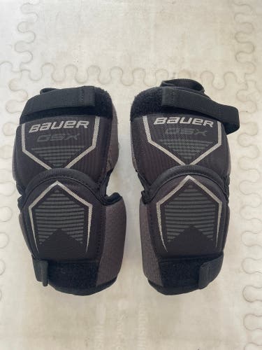Youth ice hockey knee pads Bauer GSX