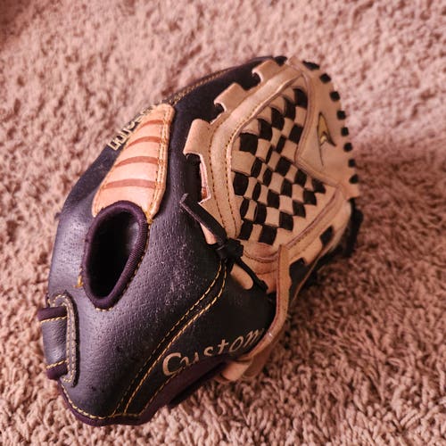 Champro Right Hand Throw AP-460 Baseball Glove 10" Designed for Advanced Performance.