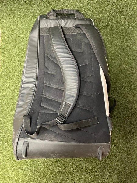 Nike Golf Valuables Pouch Custom Logo TaylorMade TP5x Golf Balls